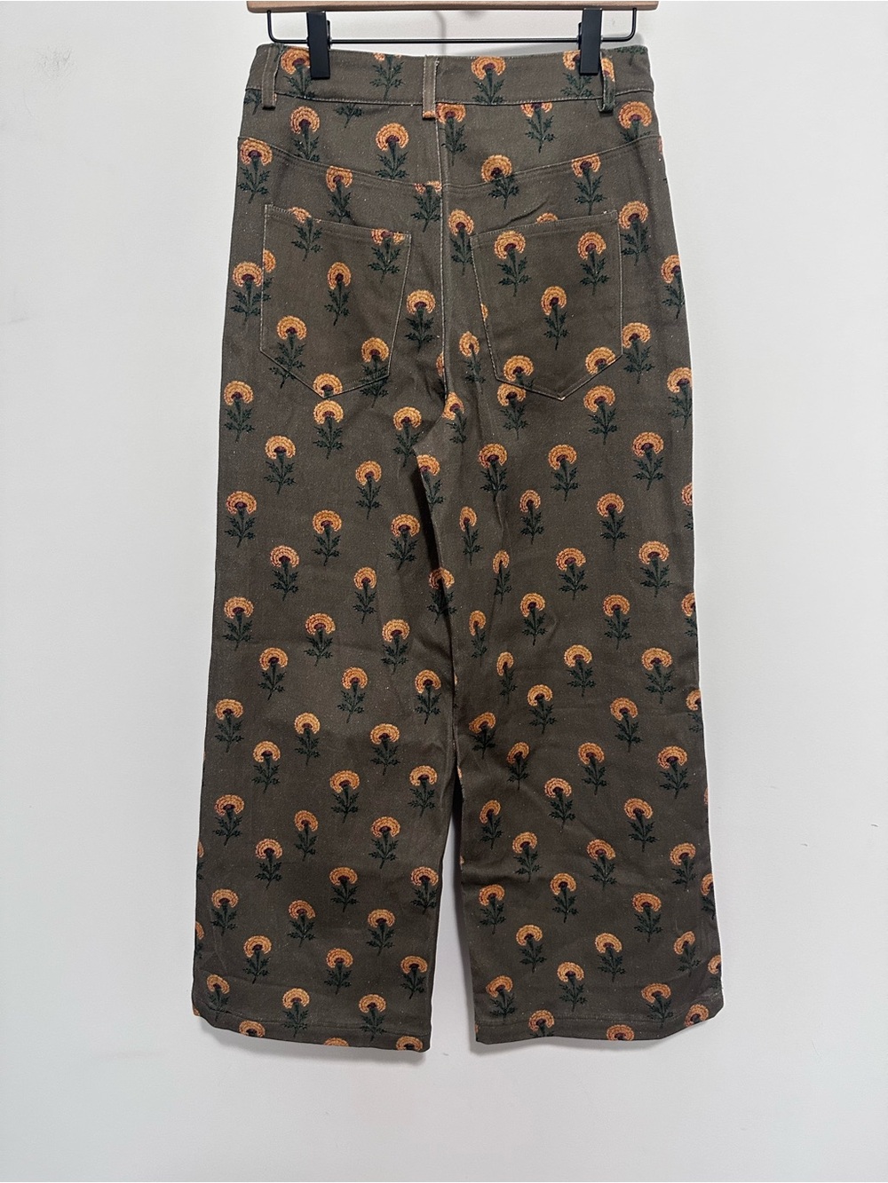 Entro Bethany Printed Wide Leg Pant in Olive/Moss - Picture 5 of 9